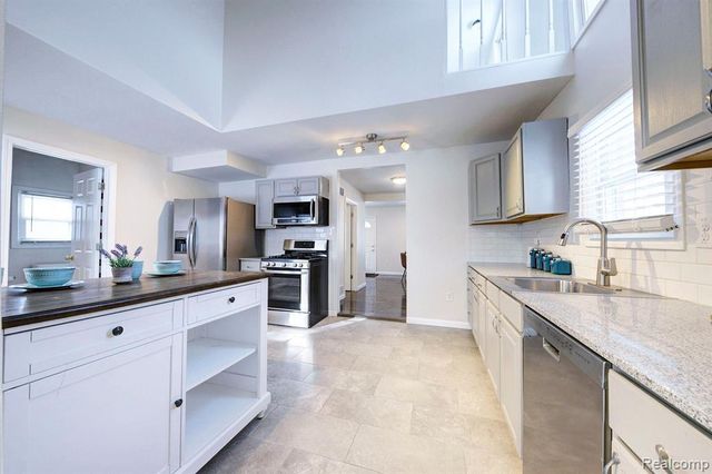 1597 W Saratoga Street, Ferndale, MI 48220