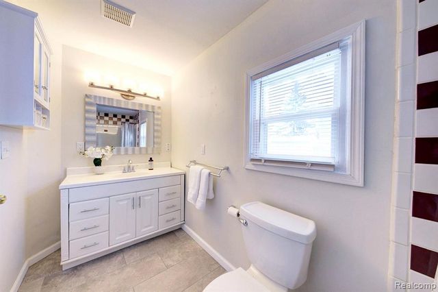 1597 W Saratoga Street, Ferndale, MI 48220