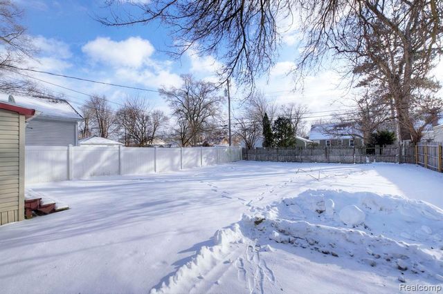 1597 W Saratoga Street, Ferndale, MI 48220