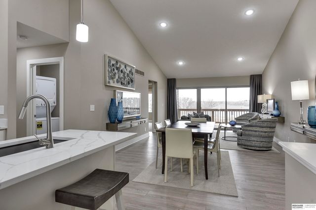 17041 Hawthorne Avenue, Omaha, NE 68118