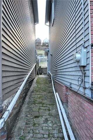 819 Lincoln Ave, Charleroi Boro, PA 15022