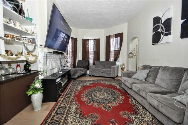 819 Lincoln Ave, Charleroi Boro, PA 15022