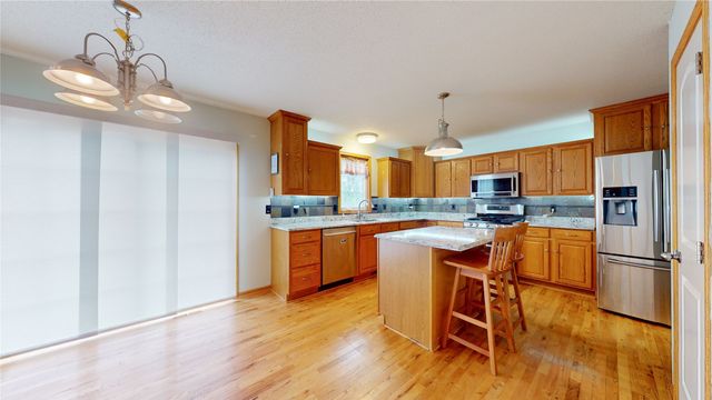 3523 Brook Run Drive, Des Moines, IA 50317