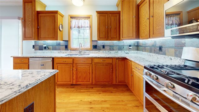 3523 Brook Run Drive, Des Moines, IA 50317