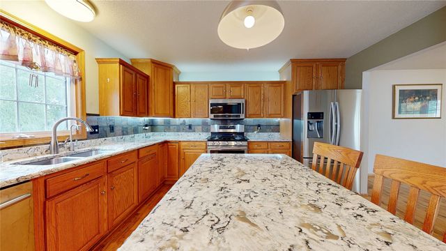 3523 Brook Run Drive, Des Moines, IA 50317
