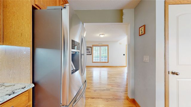 3523 Brook Run Drive, Des Moines, IA 50317