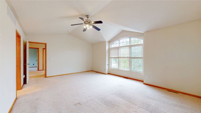 3523 Brook Run Drive, Des Moines, IA 50317