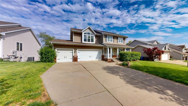 3523 Brook Run Drive, Des Moines, IA 50317