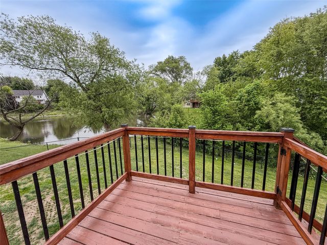 3523 Brook Run Drive, Des Moines, IA 50317