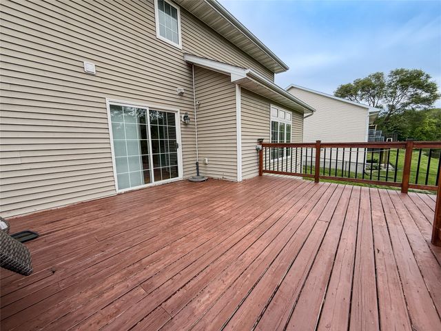 3523 Brook Run Drive, Des Moines, IA 50317