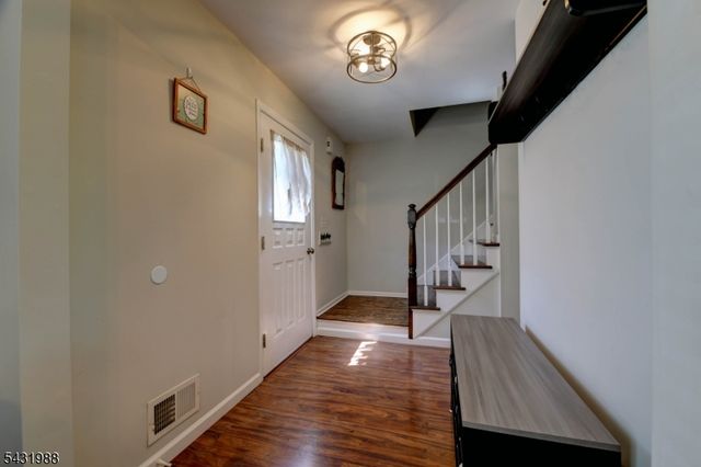 12 Ogden Ter, Butler Boro, NJ 07405