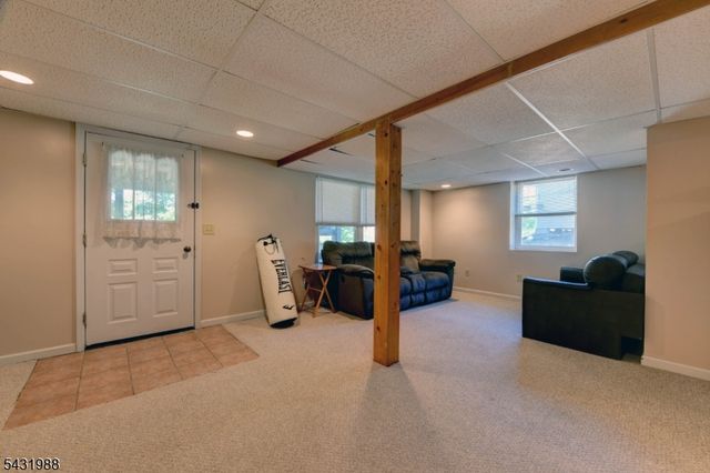 12 Ogden Ter, Butler Boro, NJ 07405
