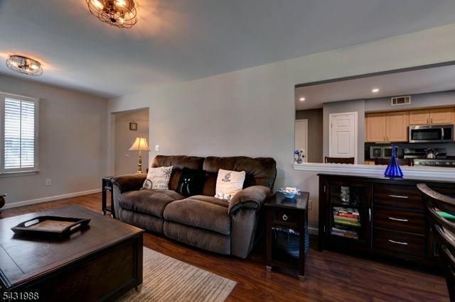 12 Ogden Ter, Butler Boro, NJ 07405