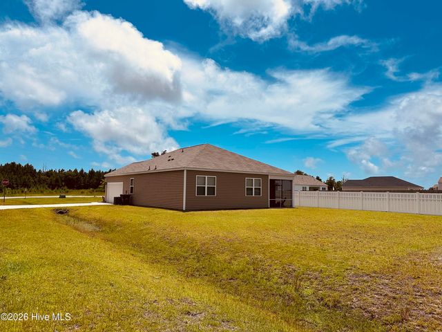 215 Brim Court, Swansboro, NC 28584