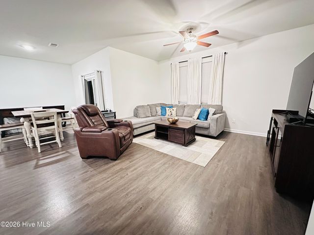 215 Brim Court, Swansboro, NC 28584