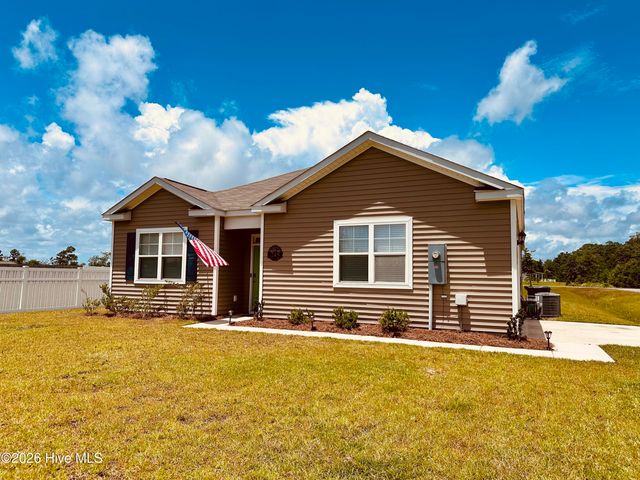215 Brim Court, Swansboro, NC 28584