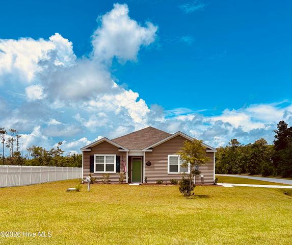 215 Brim Court, Swansboro, NC 28584