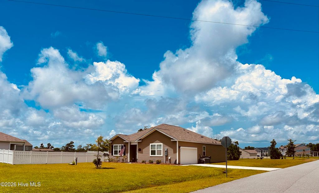 215 Brim Court, Swansboro, NC 28584