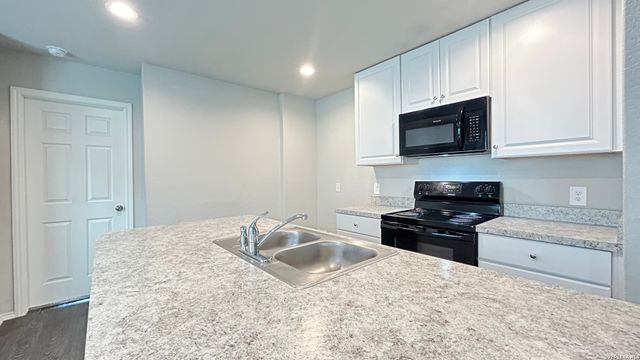619 PLEASANTON WAY, San Antonio, TX 78221