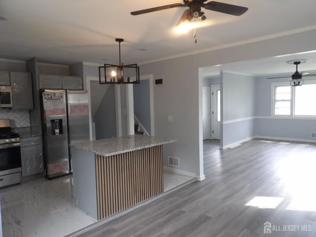 4 Kelly Court, Mount Holly, NJ 08860