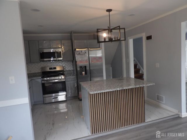 4 Kelly Court, Mount Holly, NJ 08860