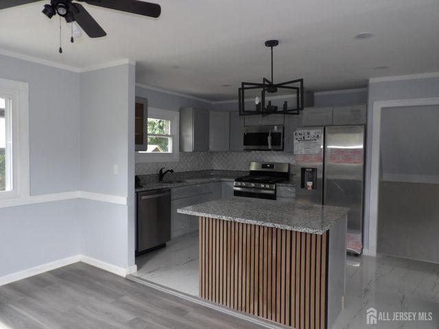 4 Kelly Court, Mount Holly, NJ 08860