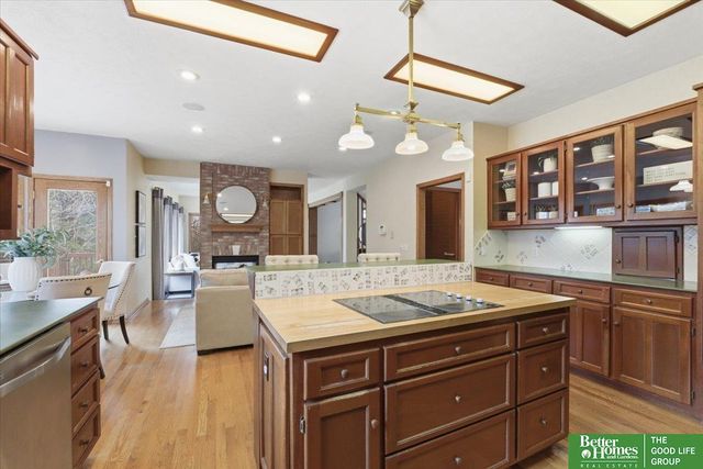 1215 Cork Drive, Papillion, NE 68046