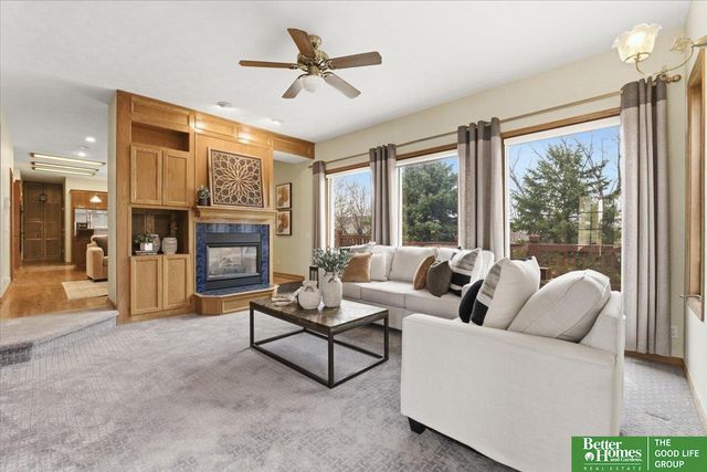 1215 Cork Drive, Papillion, NE 68046