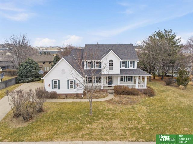 1215 Cork Drive, Papillion, NE 68046