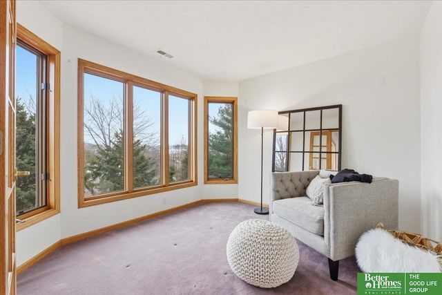 1215 Cork Drive, Papillion, NE 68046