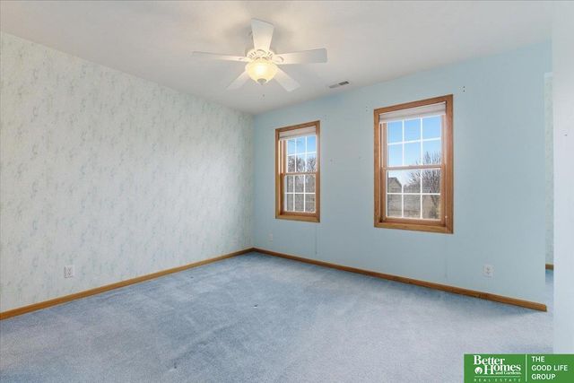 1215 Cork Drive, Papillion, NE 68046