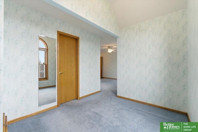 1215 Cork Drive, Papillion, NE 68046