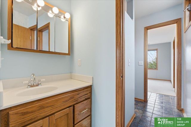 1215 Cork Drive, Papillion, NE 68046