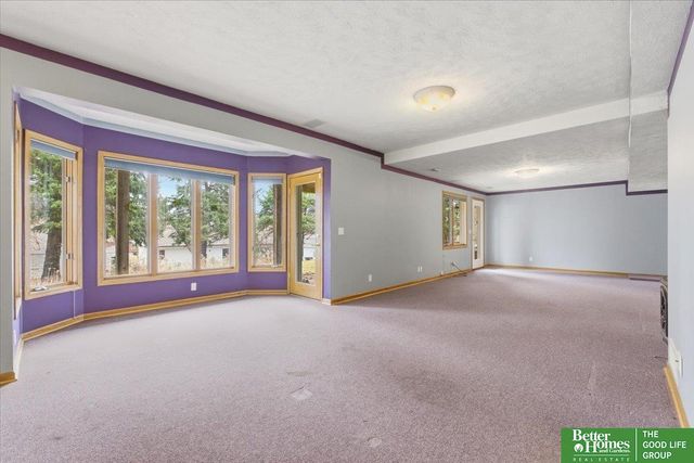 1215 Cork Drive, Papillion, NE 68046