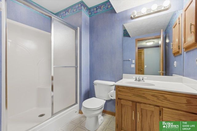 1215 Cork Drive, Papillion, NE 68046