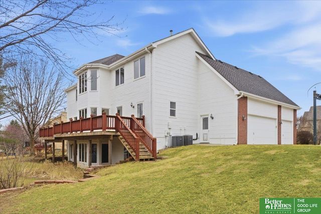 1215 Cork Drive, Papillion, NE 68046