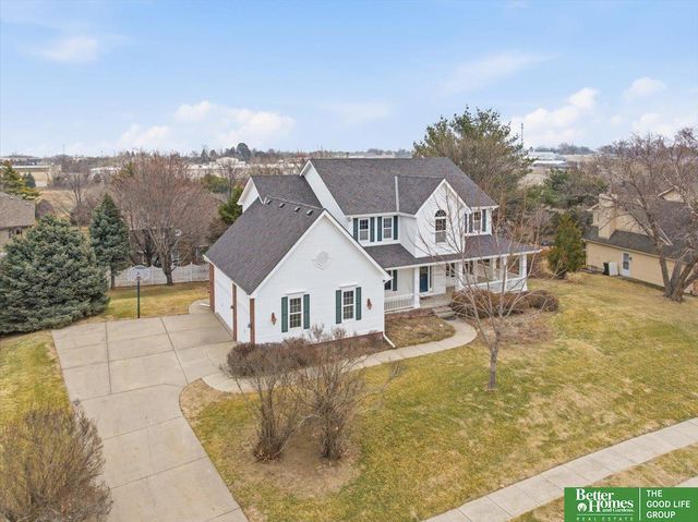 1215 Cork Drive, Papillion, NE 68046