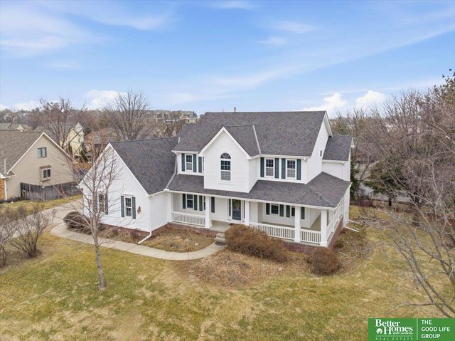 1215 Cork Drive, Papillion, NE 68046