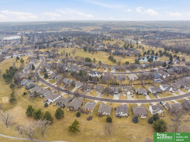 1215 Cork Drive, Papillion, NE 68046