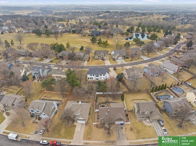 1215 Cork Drive, Papillion, NE 68046