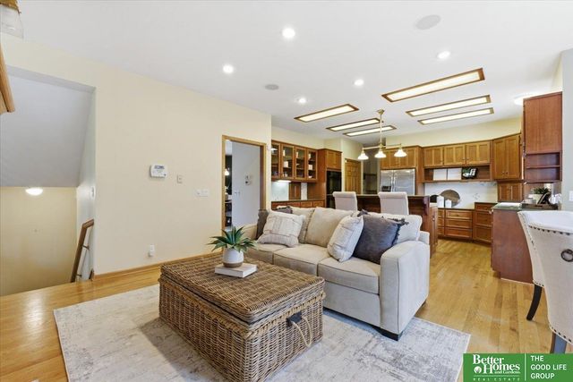 1215 Cork Drive, Papillion, NE 68046