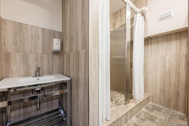 700 Shore Road 4O, Long Beach, NY 11561