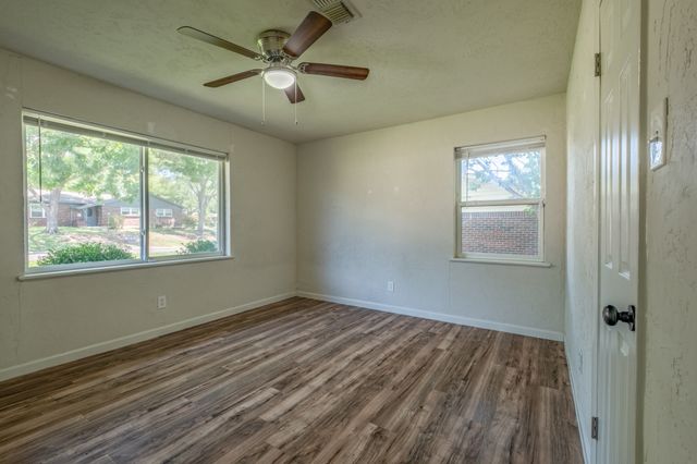 7024 Shauna Drive, North Richland Hills, TX 76180