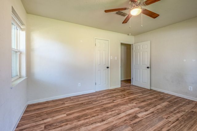 7024 Shauna Drive, North Richland Hills, TX 76180