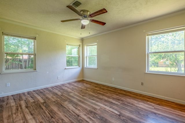 7024 Shauna Drive, North Richland Hills, TX 76180