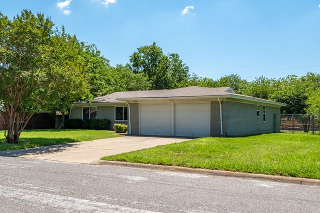 7024 Shauna Drive, North Richland Hills, TX 76180
