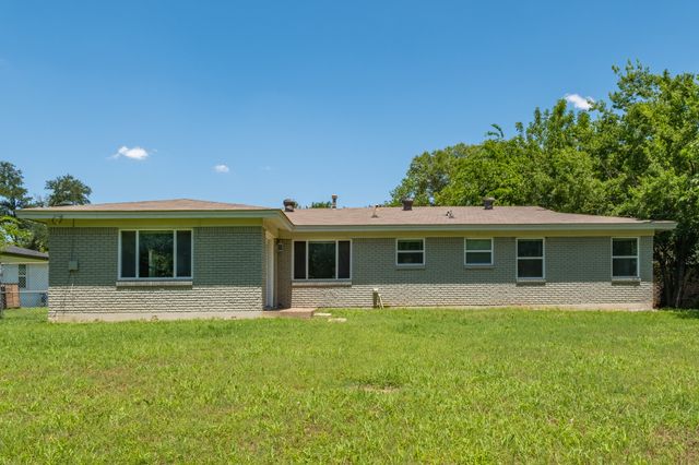 7024 Shauna Drive, North Richland Hills, TX 76180