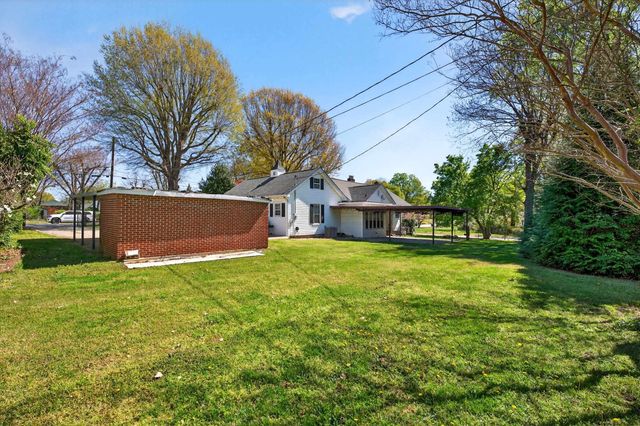 212 E Fairview Ave, Gaffney, SC 29340