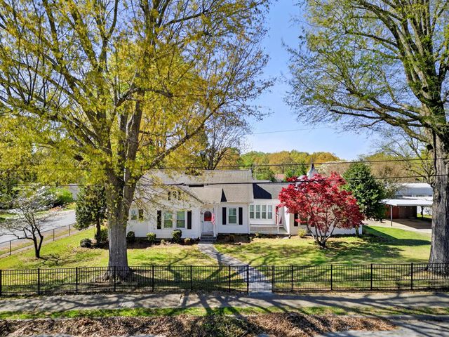 212 E Fairview Ave, Gaffney, SC 29340