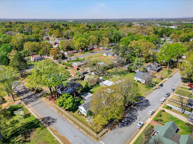 212 E Fairview Ave, Gaffney, SC 29340